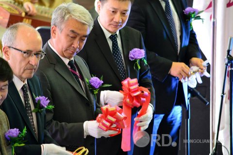 'Хүннү-Эйр' компани Парис хотруу шууд нислэгээ эхлүүллээ