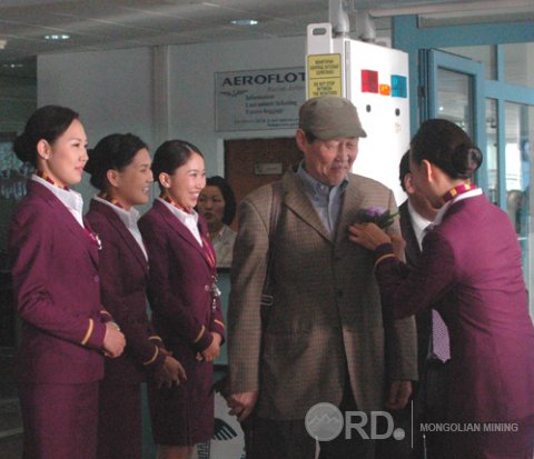 'Хүннү-Эйр' компани Парис хотруу шууд нислэгээ эхлүүллээ