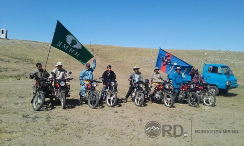 Увс аймгийн Хяргас сумын нутагт Марзын голд Хятадын хөрөнгө оруулалттай Цэрэнбадам ХХК урт нэртэй хууль зөрчиж байна