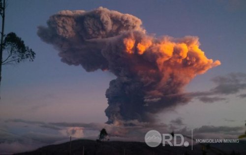 Калбуко галт уул 53 жилийн дараа дахин дэлбэрчээ