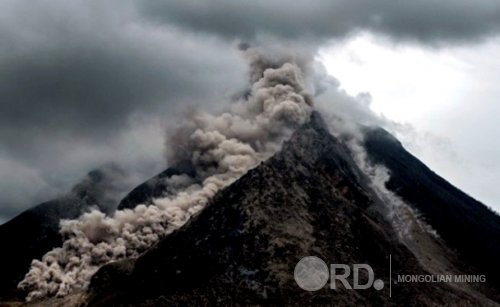 Индонезид галт уул идэвхжиж эхэлжээ