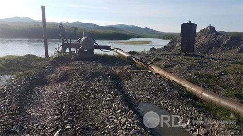 Алтны шороон ордуудад усны тоолуур тавьж байна Алтны шороон ордуудад усны тоолуур тавьж байна