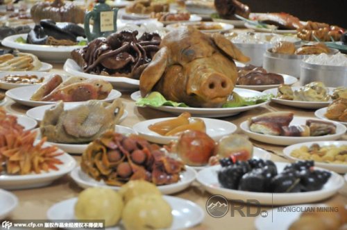 Хаш чулуугаар 120 гаруй төрлийн зууш бэлтгэжээ