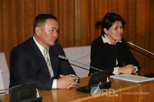  Тавантолгойн тогтоолын төслөөр наймаалцаж байна уу 