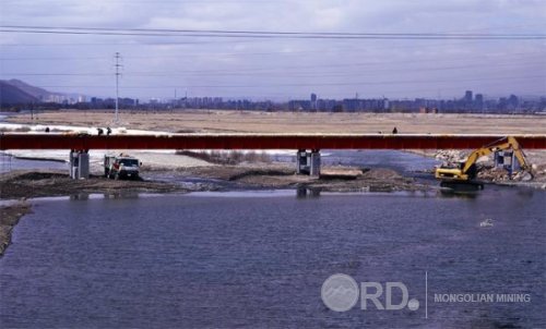 Сайхан мэдээ: Туул гол мяралзан урсаж эхэллээ