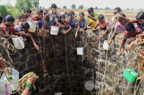 Усны хомсдолоос болж 300 орчим хүн амиа алджээ