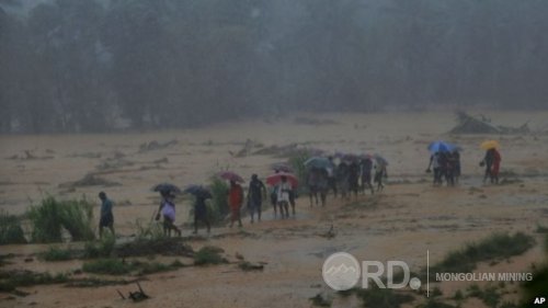Шри-Ланкт хөрсний нуралт болсны улмаас 37 хүн амиа алджээ
