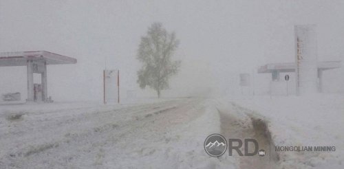 Шинийн 2-нд баруун болон төвийн нутгаар, шинийн 3-нд нутгийн төв хэсгээр цас орж,  цасан шуурга шуурна