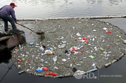 Бээжин бохирдсон гол нууруудаа цэвэрлэж байна Бээжин бохирдсон гол нууруудаа цэвэрлэж байна