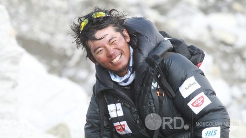Японы уулчин Эверестийн оргилд гарахаар найм дахь удаагаа оролдоод амиа алджээ