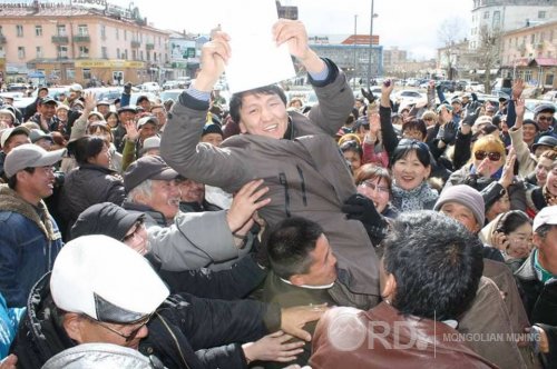 ЭРДЭНЭТЧҮҮДИЙН ИТГЭЛИЙГ ЗАРСАН "ЗЭС-ЭРДЭНИЙН ХУВЬ"...