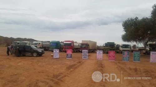 Гурвантэс, Ноён сумын малчид уурхайн замыг хааж эсэргүүцлээ илэрхийлж байна