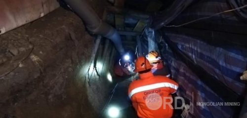 Уурхайн гүнд нурангийн цаана тусгаарлагдсан гурван иргэний амийг аварлаа