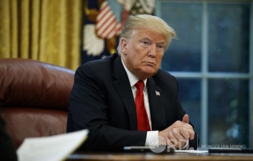 Трамп Ираны нефтийн импортод тавьсан хоригоо сунгав