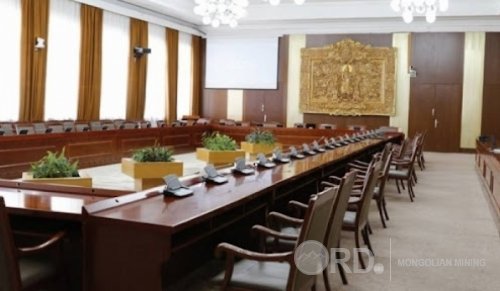 Оюутолгойн хөрөнгө оруулагчтай хэлэлцээ хийж буй ажлын хэсгийн мэдээллийг сонсоно