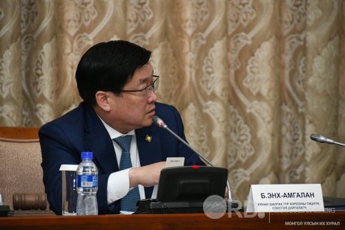 Б.Энх-Амгалан: Авсан лицензээ бусдад шилжүүлж байгаа нь лицензийн хууль бус наймаа гэж хардаж байна